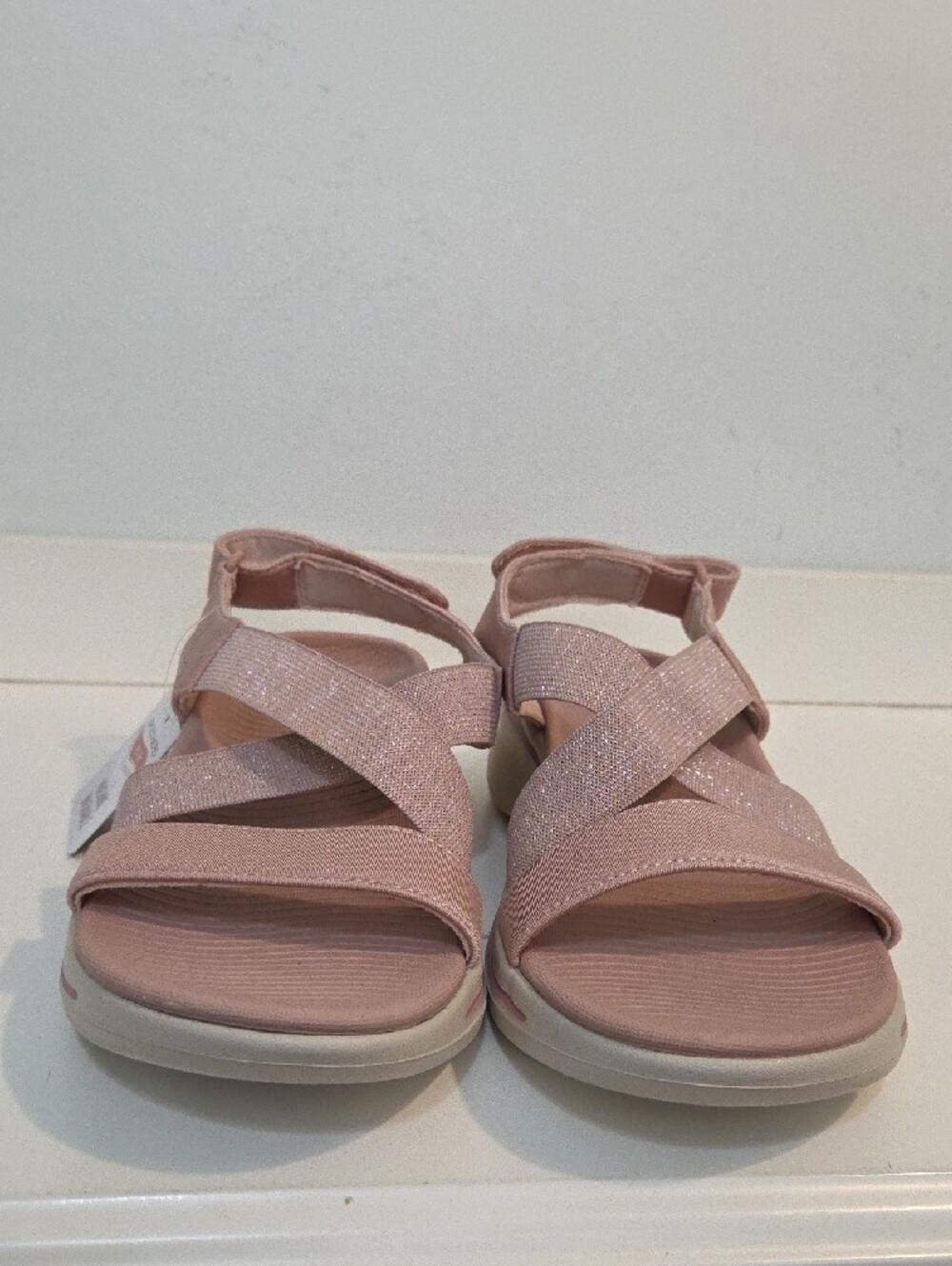 Skechers Women's Blush Pink Crisscross Arch Fit Sandals Size 7 NWOB - Picture 2 of 9